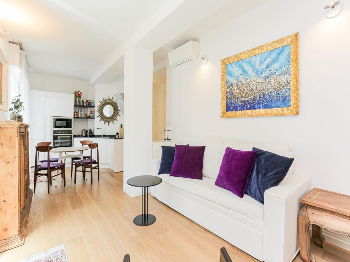 The Rent - With Balcony In Amendola Mailand