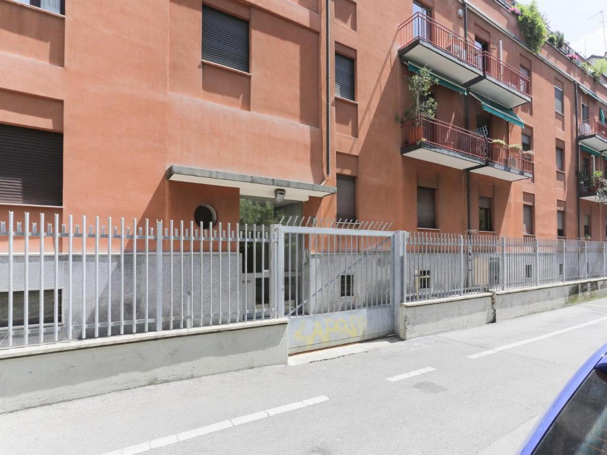 The Rent - With Balcony In Amendola Apartment *